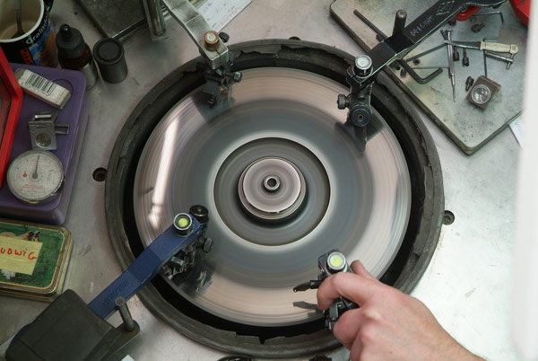 diamantschijf om diamant mee te slijpen